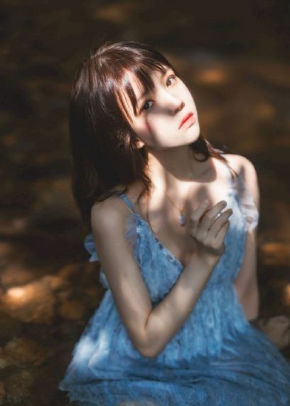 憋尿穿白丝紧身衣被折磨_剧情片电影完整版